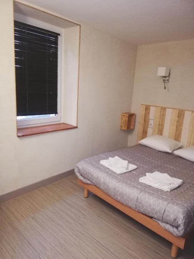 L'Auberge De L'Aygues Les Pilles Экстерьер фото